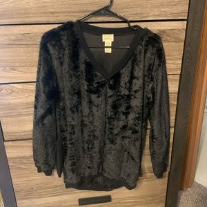 Fuzzy black top